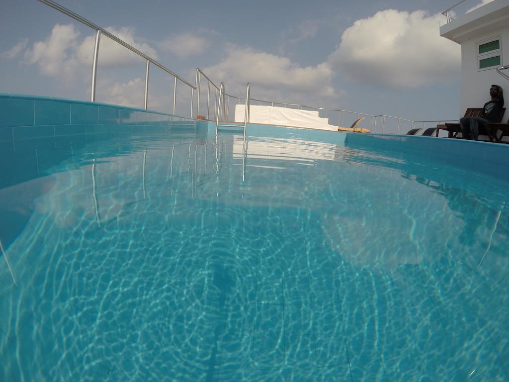 Airport Beach Hotel هولهومالي المظهر الخارجي الصورة