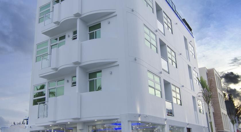 Airport Beach Hotel هولهومالي المظهر الخارجي الصورة