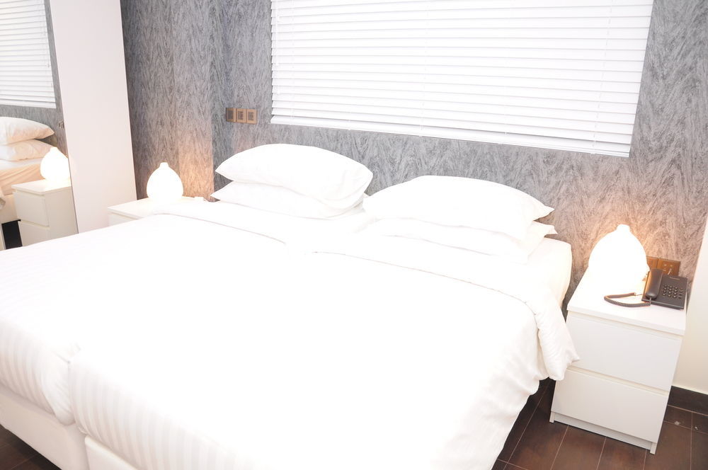 Airport Beach Hotel هولهومالي المظهر الخارجي الصورة