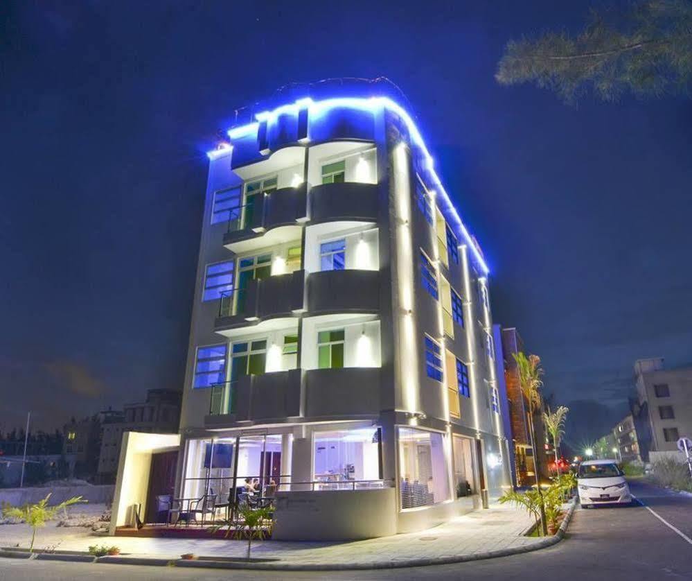 Airport Beach Hotel هولهومالي المظهر الخارجي الصورة