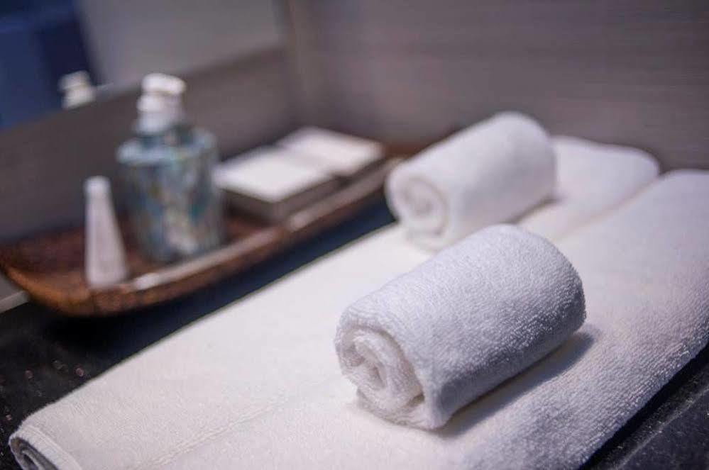 Airport Beach Hotel هولهومالي المظهر الخارجي الصورة