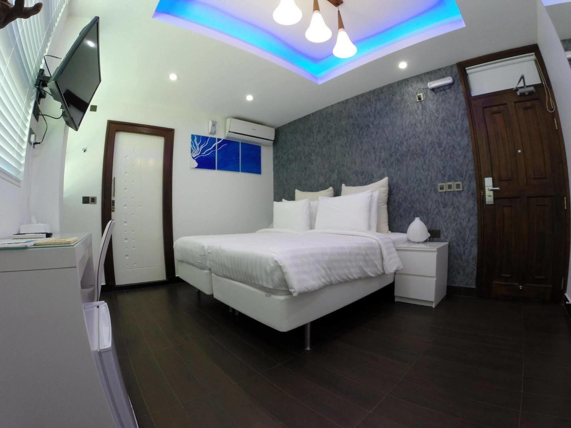 Airport Beach Hotel هولهومالي المظهر الخارجي الصورة