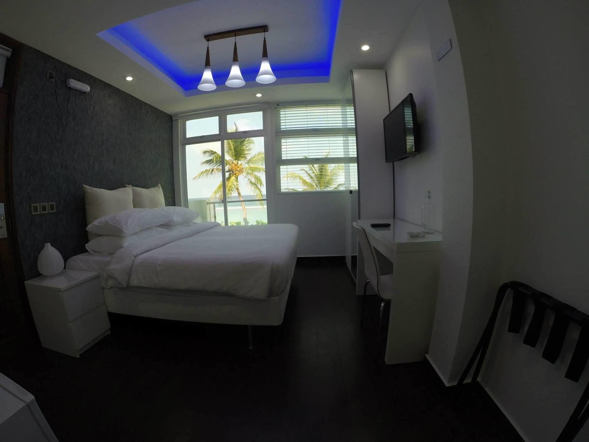 Airport Beach Hotel هولهومالي المظهر الخارجي الصورة