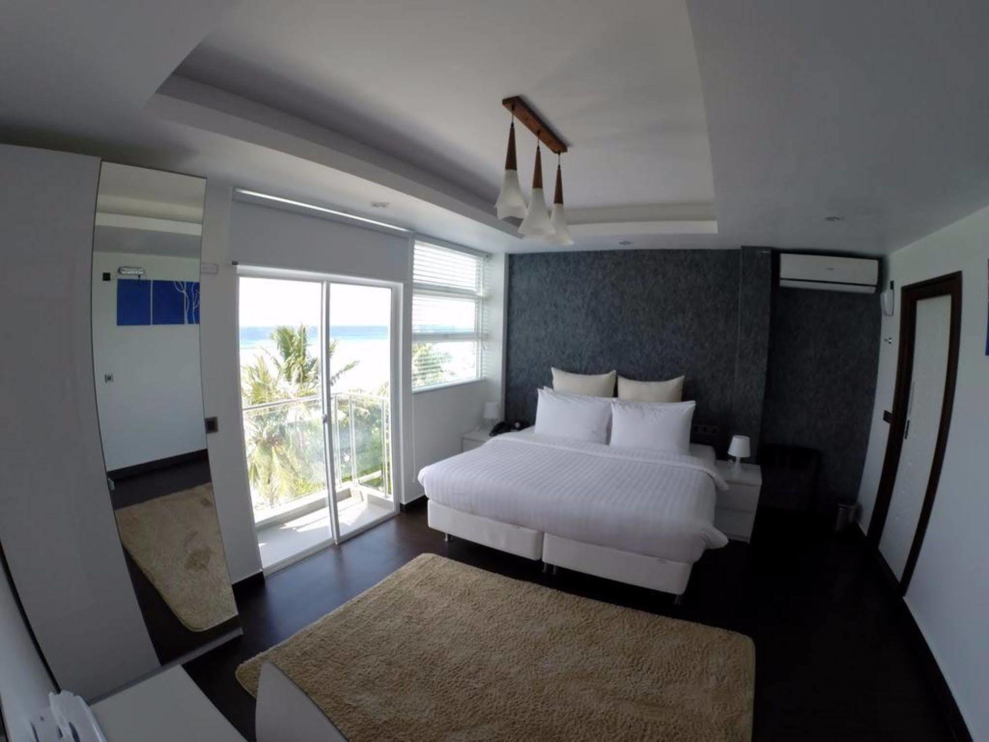 Airport Beach Hotel هولهومالي المظهر الخارجي الصورة